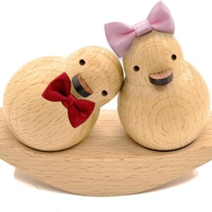 Igone Wooden Swinging Duck Ornament Gifts for Friends,Wife,Girlfriend,Boyfriend,Mum,Classmate, Husband, Funny Gift Ideas for Wedding Engagement Anniversary ，Birthday,House Warming,Christmas