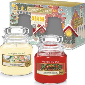 Yankee Candle Scented Candles Gift Set, 2 Small Jar Candles, Perfect Christmas Gifts for Women, Passport to The Holidays Collection, Signature