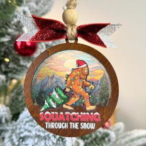Bigfoot Squatchin’ Through The Snow Suncatcher Christmas Ornament Funny Naughty Ugly Christmas Tree Ornaments Wooden Humor Gag Gift (squatching)